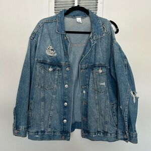 GARAGE SALE
H&M ripped denim jacket